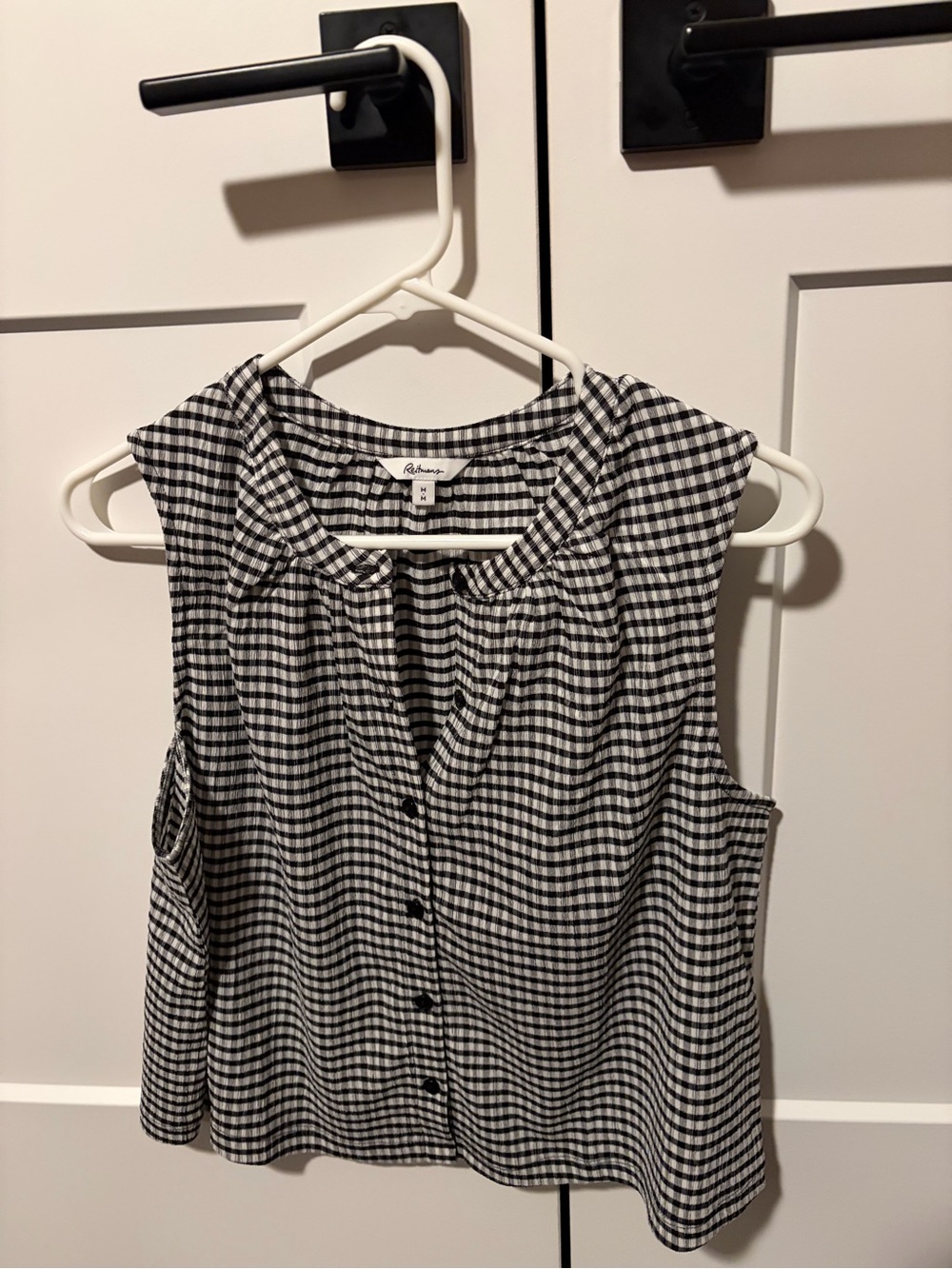 Reitmans Black & White Gingham Sleeveless Button-Front Top